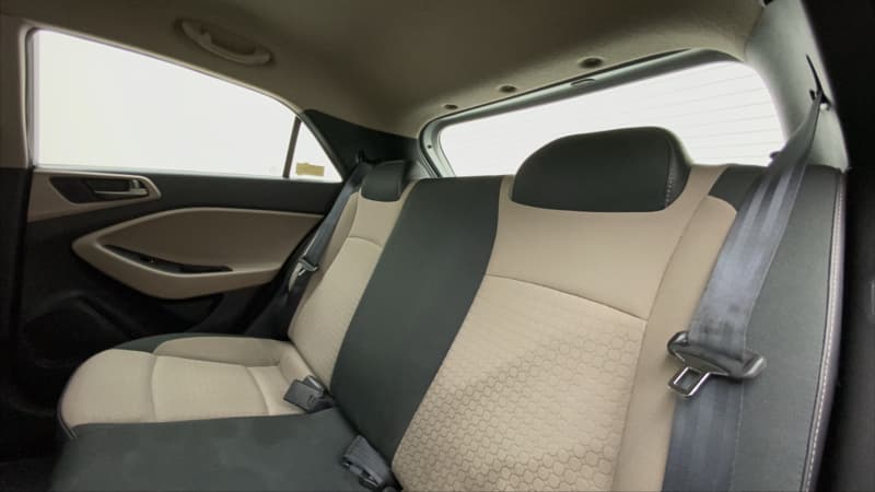 2017 Hyundai Elite i20 SPORTZ 1.2, Petrol, Manual, 34,952 km, Right Side Rear Door Cabin