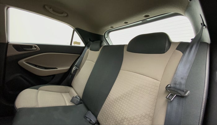 2017 Hyundai Elite i20 SPORTZ 1.2, Petrol, Manual, 34,952 km, Right Side Rear Door Cabin