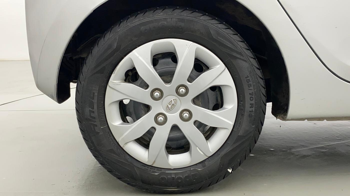 2015 Hyundai Eon MAGNA PLUS, Petrol, Manual, 19,479 km, Right Rear Wheel