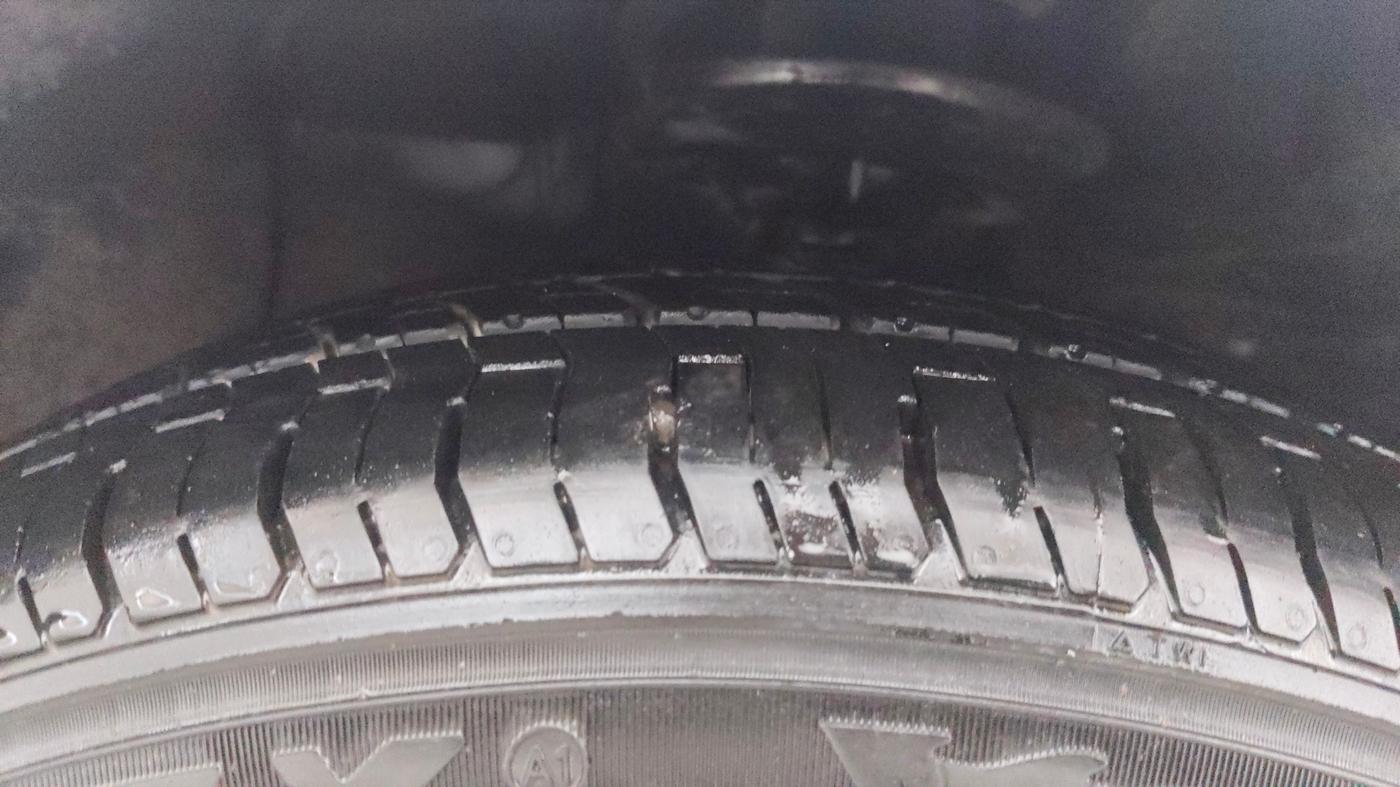 2016 Hyundai Xcent SX 1.2 (O), Petrol, Manual, 38,283 km, Left Front Tyre Tread
