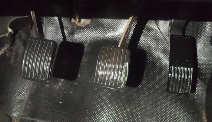 2016 Hyundai Xcent SX 1.2 (O), Petrol, Manual, 38,314 km, Pedals