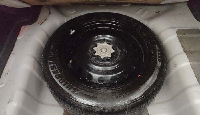 2016 Hyundai Xcent SX 1.2 (O), Petrol, Manual, 38,314 km, Spare Tyre