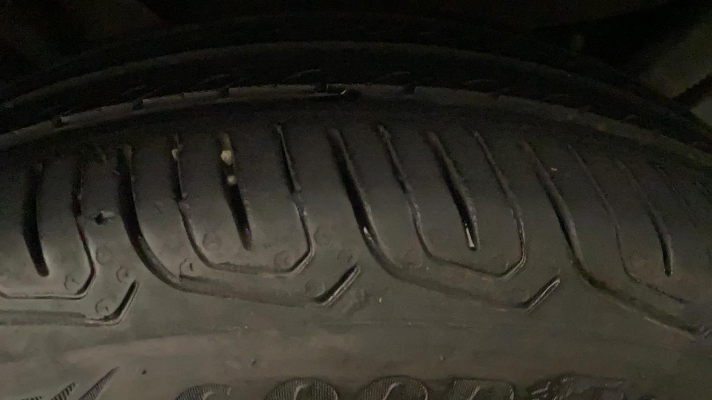 2022 Tata TIGOR XZ PLUS CNG, CNG, Manual, 18,438 km, Left Front Tyre Tread