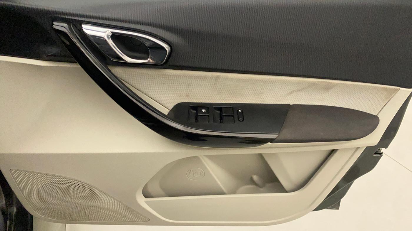 2022 Tata TIGOR XZ PLUS CNG, CNG, Manual, 18,438 km, Driver Side Door Panels Control