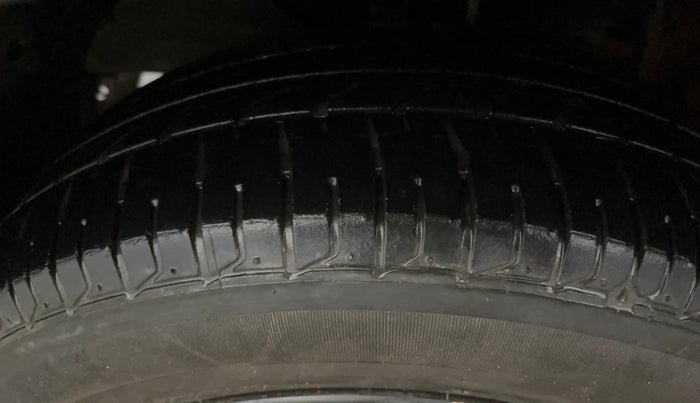 2020 Maruti XL6 ZETA MT, Petrol, Manual, 81,280 km, Left Front Tyre Tread