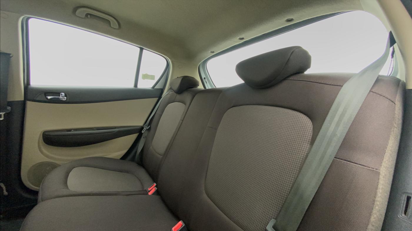 2013 Hyundai i20 SPORTZ 1.4 CRDI, Diesel, Manual, 48,099 km, Right Side Rear Door Cabin