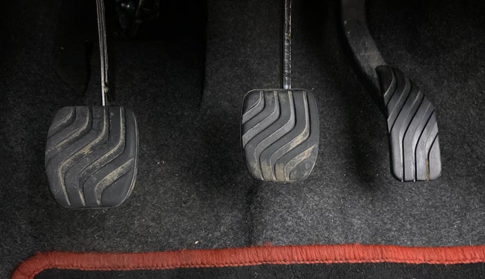 2020 Renault Kwid RXT, Petrol, Manual, 11,105 km, Pedals