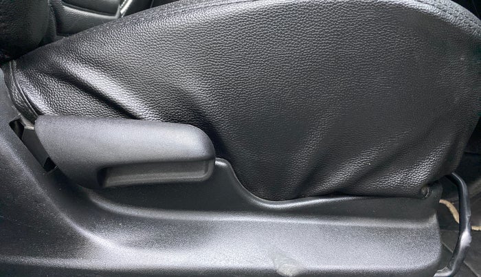 2019 Maruti Vitara Brezza VDI, Diesel, Manual, 29,966 km, Driver Side Adjustment Panel