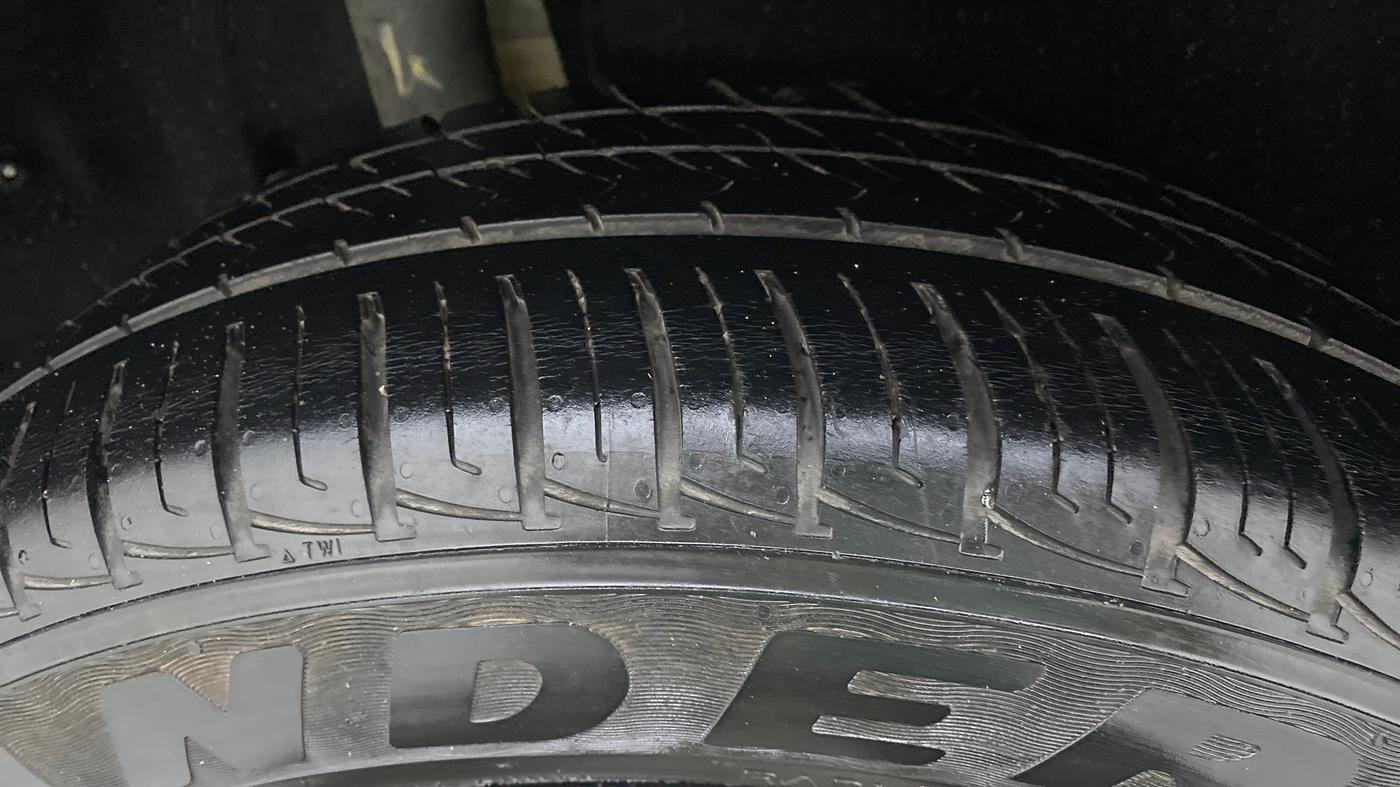 2019 Maruti Vitara Brezza VDI, Diesel, Manual, 29,966 km, Right Rear Tyre Tread