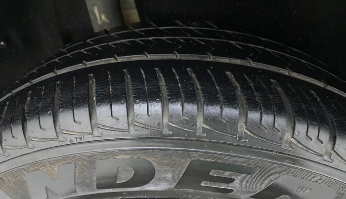 2019 Maruti Vitara Brezza VDI, Diesel, Manual, 29,966 km, Right Rear Tyre Tread
