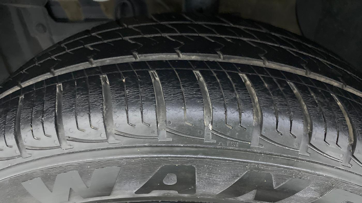 2019 Maruti Vitara Brezza VDI, Diesel, Manual, 29,966 km, Left Front Tyre Tread