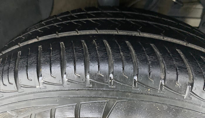 2019 Maruti Vitara Brezza VDI, Diesel, Manual, 29,966 km, Right Front Tyre Tread