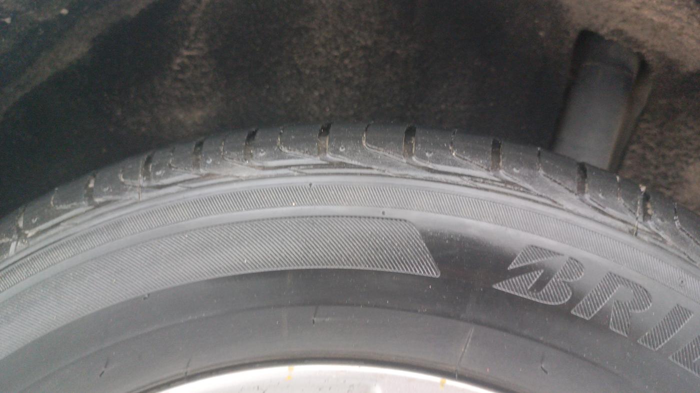 2016 Maruti Vitara Brezza ZDI, Diesel, Manual, 79,312 km, Left Rear Tyre Tread