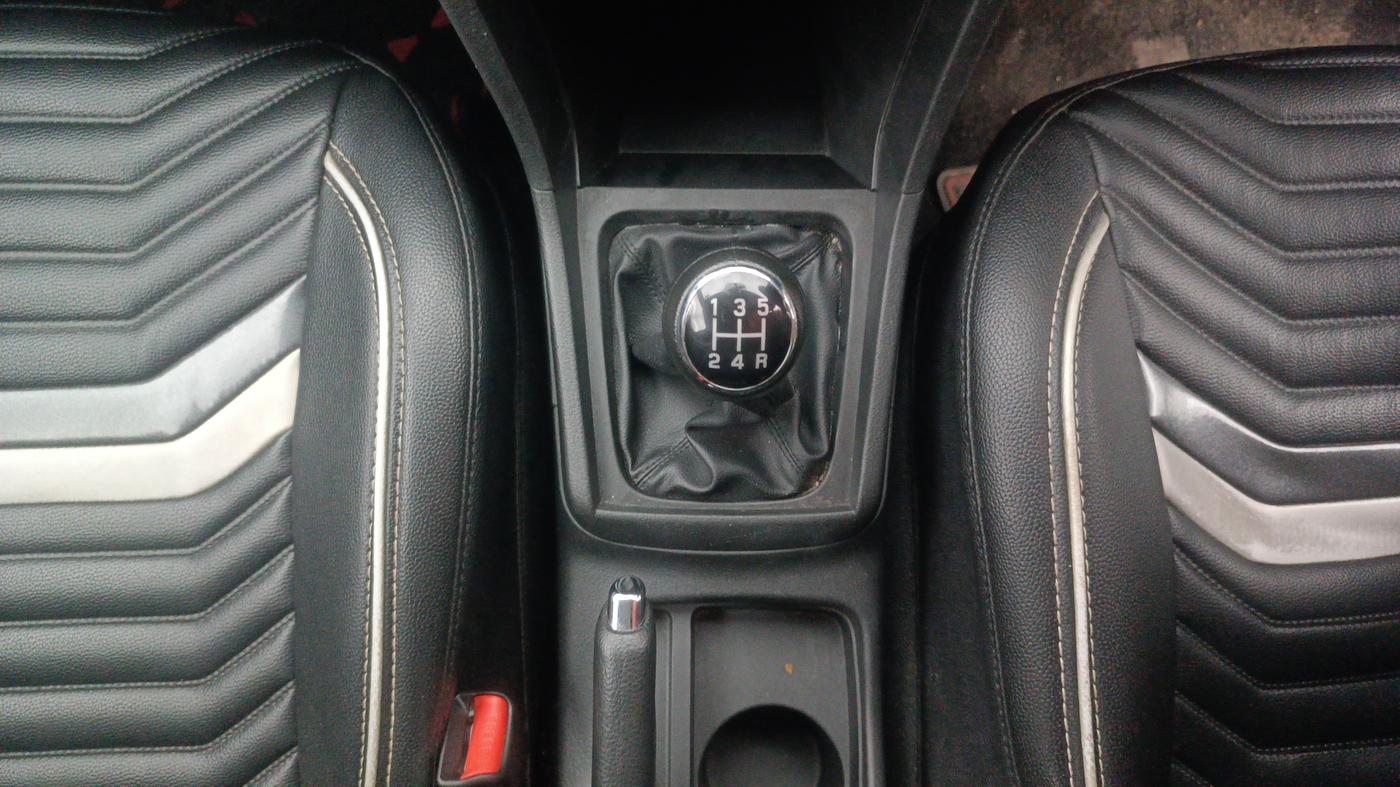 2016 Maruti Vitara Brezza ZDI, Diesel, Manual, 79,312 km, Gear Lever