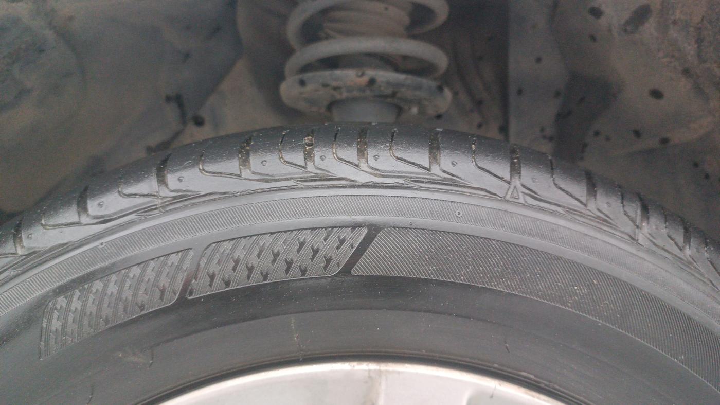 2016 Maruti Vitara Brezza ZDI, Diesel, Manual, 79,312 km, Left Front Tyre Tread
