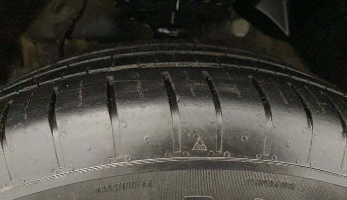 2021 Mahindra XUV300 1.5 W6 MT, Diesel, Manual, 45,062 km, Left Front Tyre Tread