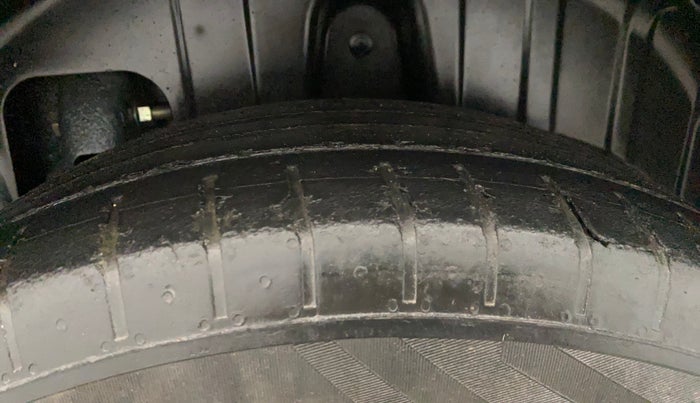 2021 Mahindra XUV300 1.5 W6 MT, Diesel, Manual, 45,062 km, Left Rear Tyre Tread