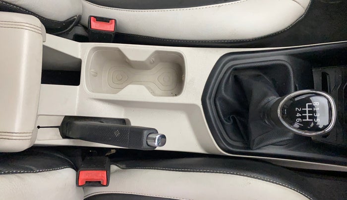 2021 Mahindra XUV300 1.5 W6 MT, Diesel, Manual, 45,062 km, Gear Lever