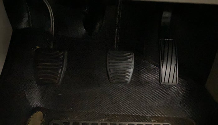 2021 Mahindra XUV300 1.5 W6 MT, Diesel, Manual, 45,062 km, Pedals