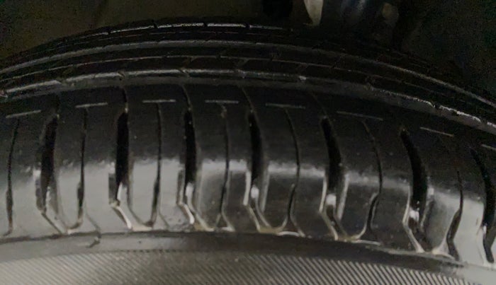 2017 Maruti Dzire VDI, Diesel, Manual, 58,679 km, Right Rear Tyre Tread