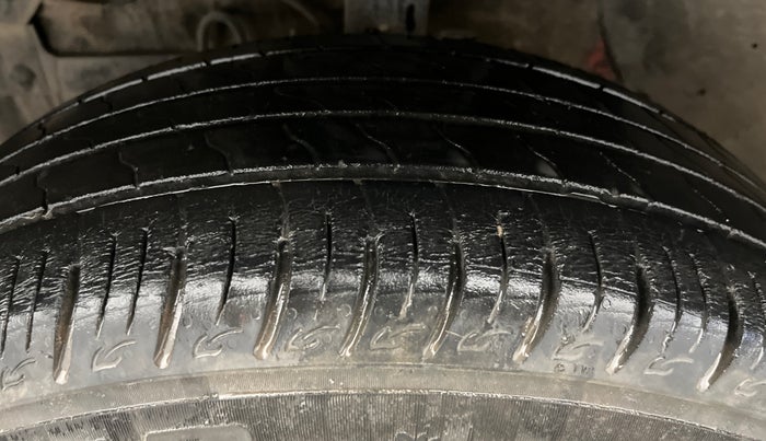 2020 Maruti Vitara Brezza VXI, Petrol, Manual, 37,328 km, Left Front Tyre Tread