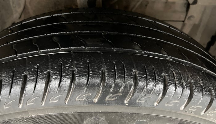 2020 Maruti Vitara Brezza VXI, Petrol, Manual, 37,328 km, Right Front Tyre Tread