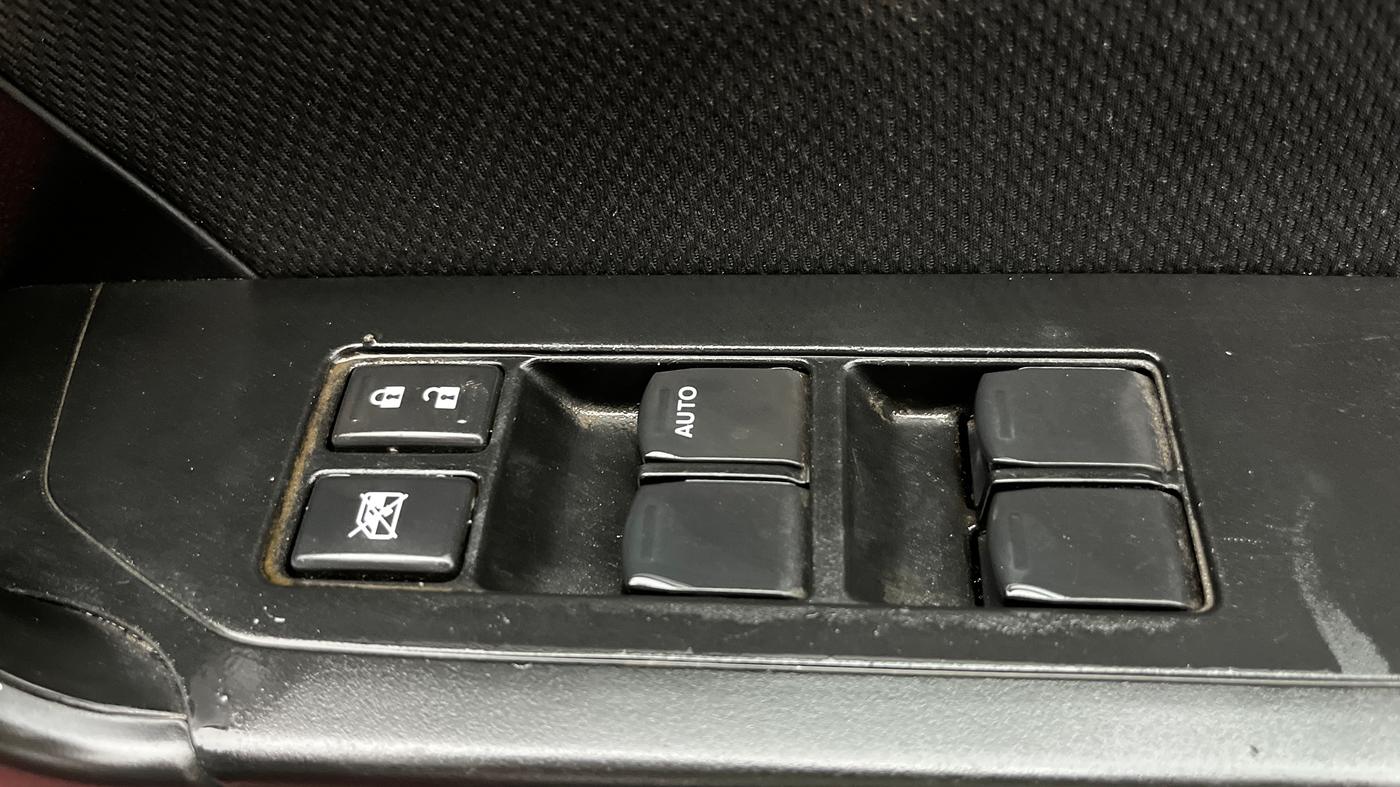 2020 Maruti Vitara Brezza VXI, Petrol, Manual, 37,328 km, Driver Side Door Panels Control