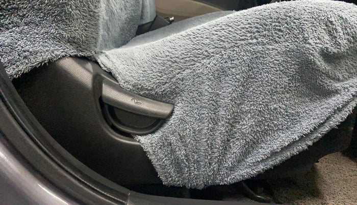 2017 Hyundai Grand i10 SPORTZ (O) 1.2 KAPPA VTVT, Petrol, Manual, 81,604 km, Driver Side Adjustment Panel