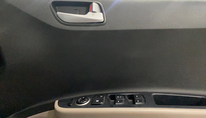 2017 Hyundai Grand i10 SPORTZ (O) 1.2 KAPPA VTVT, Petrol, Manual, 81,604 km, Driver Side Door Panels Control