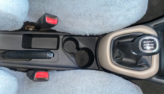 2017 Hyundai Grand i10 SPORTZ (O) 1.2 KAPPA VTVT, Petrol, Manual, 81,604 km, Gear Lever