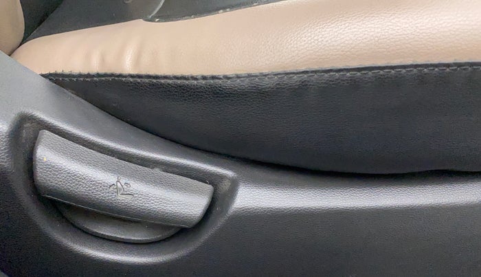 2018 Hyundai Grand i10 SPORTZ 1.2 KAPPA VTVT, Petrol, Manual, 31,289 km, Driver Side Adjustment Panel