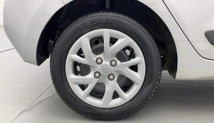 2018 Hyundai Grand i10 SPORTZ 1.2 KAPPA VTVT, Petrol, Manual, 31,289 km, Right Rear Wheel
