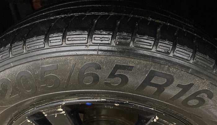 2019 Maruti Vitara Brezza ZDI, Diesel, Manual, 1,15,226 km, Left Front Tyre Tread