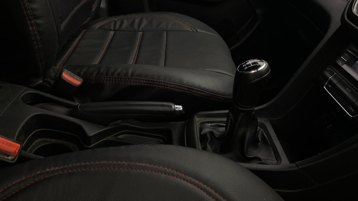 2019 Maruti Vitara Brezza ZDI, Diesel, Manual, 1,15,226 km, Gear Lever