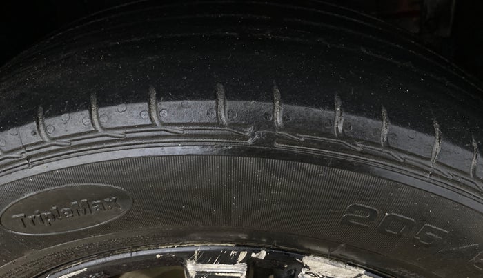 2019 Maruti Vitara Brezza ZDI, Diesel, Manual, 1,15,226 km, Right Front Tyre Tread