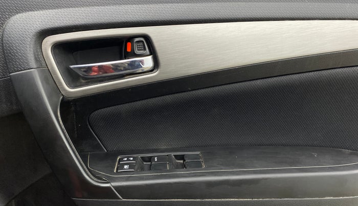 2019 Maruti Vitara Brezza ZDI, Diesel, Manual, 1,15,226 km, Driver Side Door Panels Control