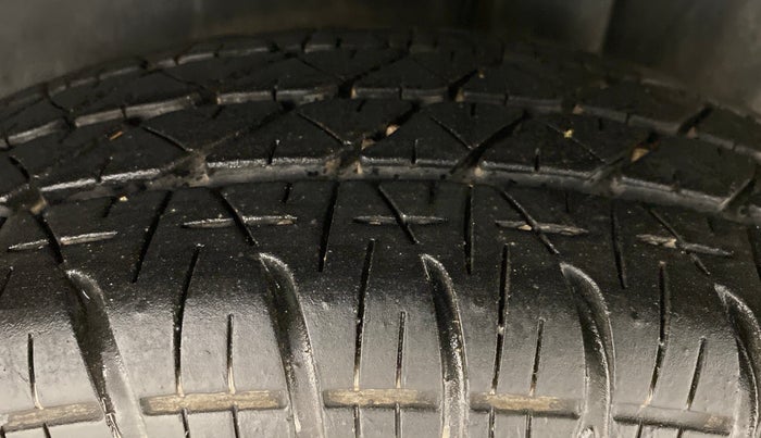 2010 Maruti Swift VXI ABS, Petrol, Manual, 69,679 km, Left Rear Tyre Tread