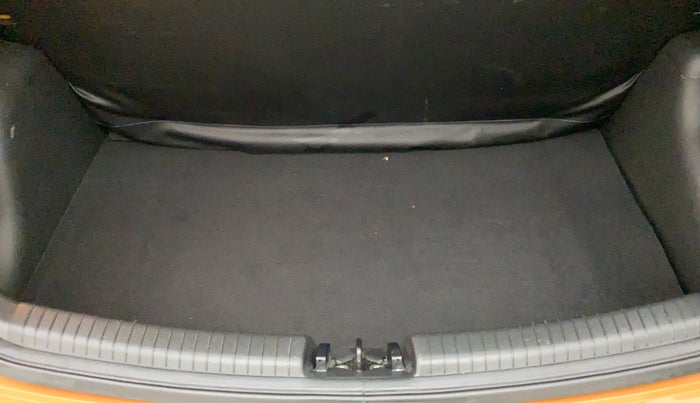 2016 Hyundai Grand i10 ASTA (O) 1.2 KAPPA VTVT, Petrol, Manual, 15,069 km, Boot Inside