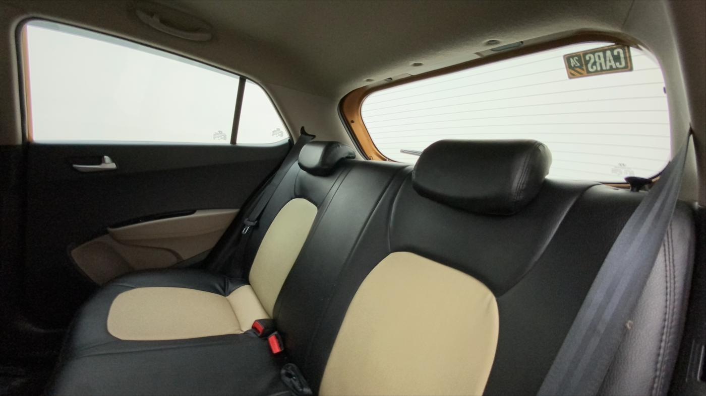 2016 Hyundai Grand i10 ASTA (O) 1.2 KAPPA VTVT, Petrol, Manual, 15,069 km, Right Side Rear Door Cabin