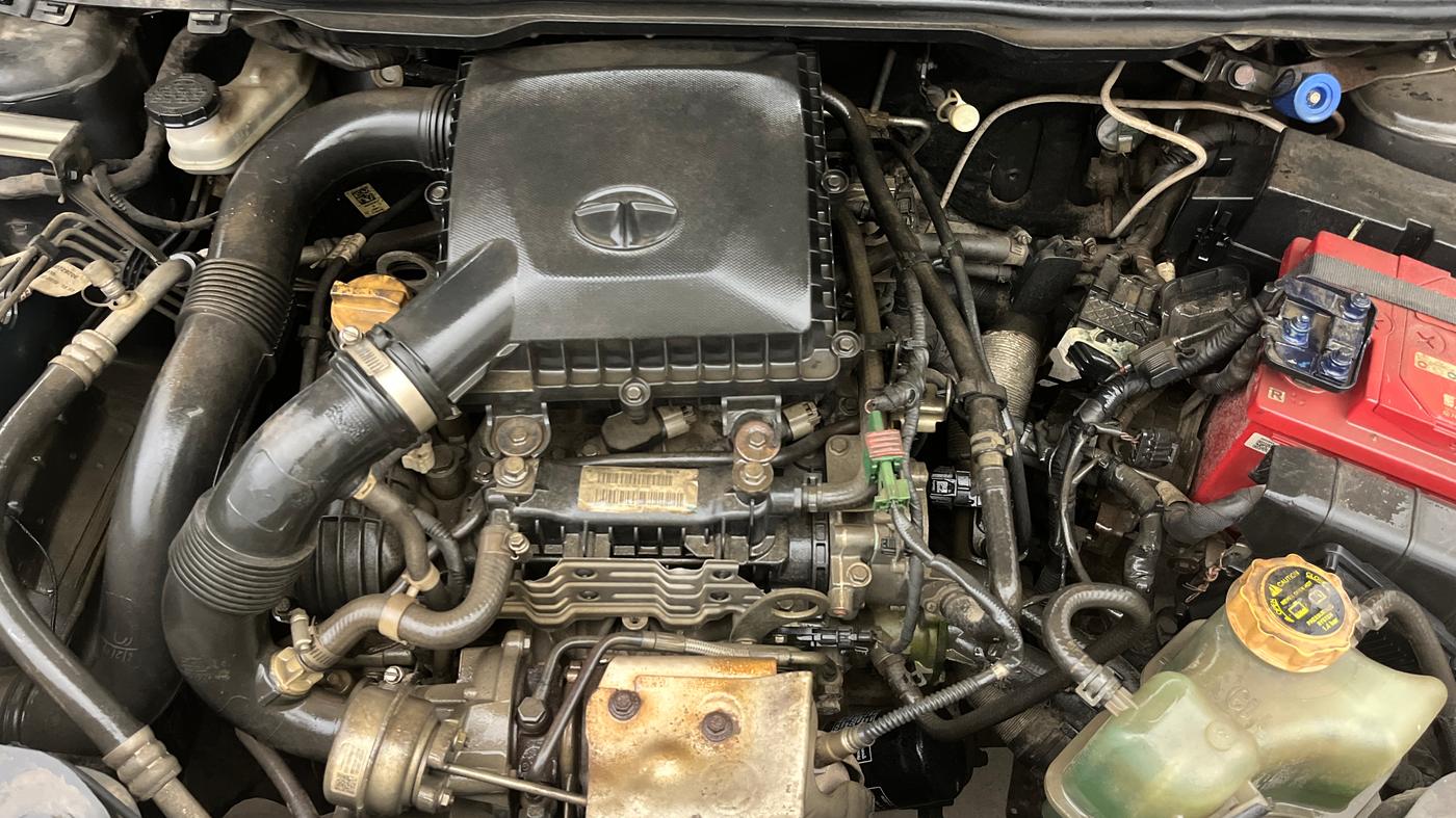 2019 Tata NEXON XM PETROL, CNG, Manual, 1,00,572 km, Engine View