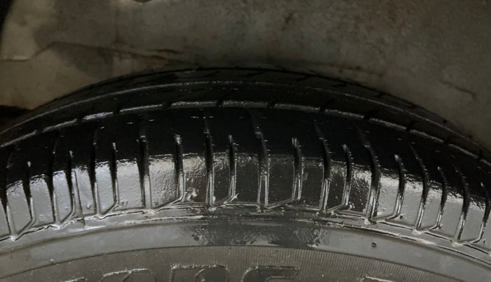 2014 Hyundai i10 MAGNA 1.1, Petrol, Manual, 22,155 km, Right Rear Tyre Tread