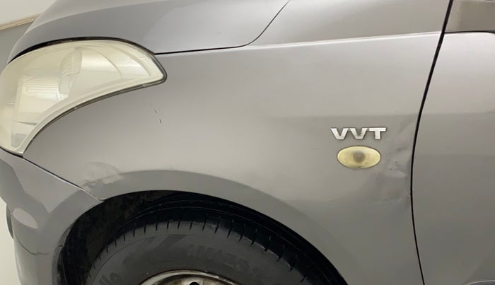 2015 Maruti Swift LXI (O), CNG, Manual, 61,441 km, Left fender - Slightly dented