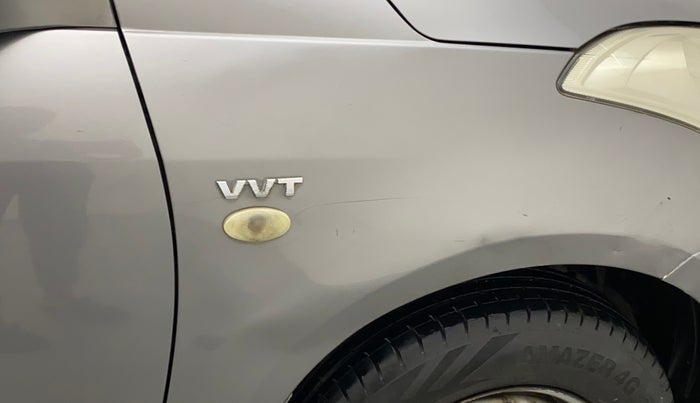 2015 Maruti Swift LXI (O), CNG, Manual, 61,441 km, Right fender - Minor scratches