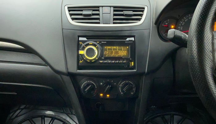 2015 Maruti Swift LXI (O), CNG, Manual, 61,441 km, Air Conditioner