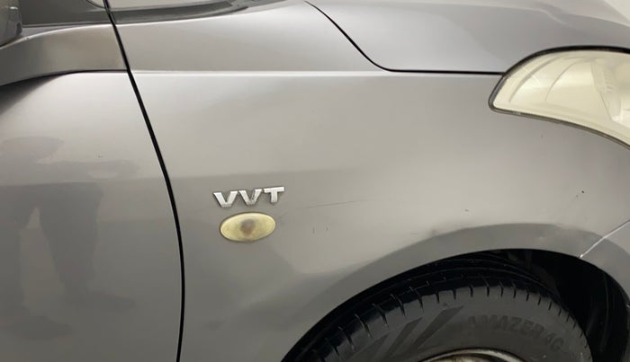 2015 Maruti Swift LXI (O), CNG, Manual, 61,441 km, Right fender - Slightly dented