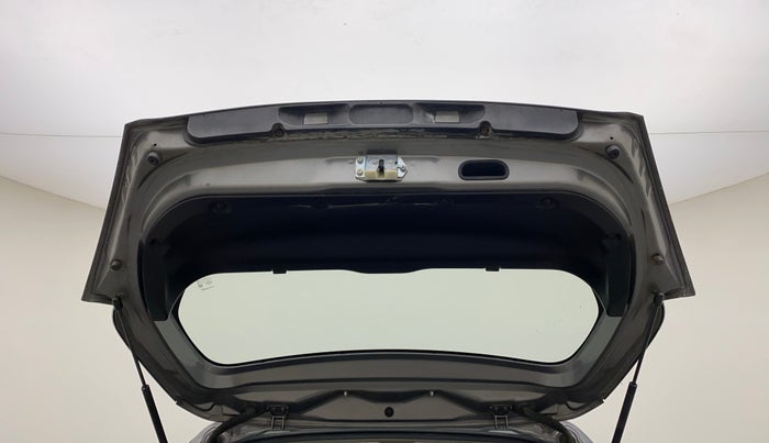 2015 Maruti Swift LXI (O), CNG, Manual, 61,441 km, Boot Door Open