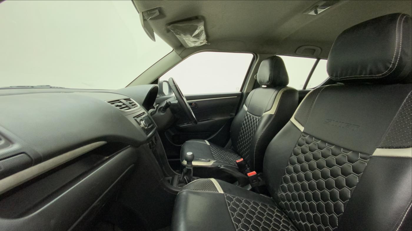 2015 Maruti Swift LXI (O), CNG, Manual, 61,441 km, Right Side Front Door Cabin