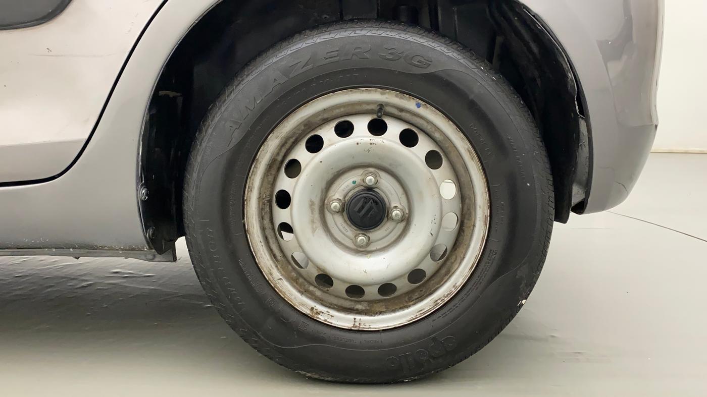 2015 Maruti Swift LXI (O), CNG, Manual, 61,441 km, Left Rear Wheel