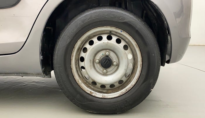 2015 Maruti Swift LXI (O), CNG, Manual, 61,441 km, Left Rear Wheel