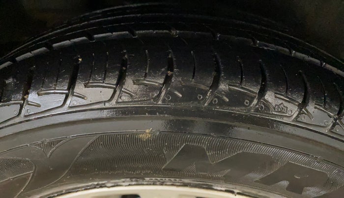 2018 Maruti Ciaz DELTA 1.5 SHVS MT PETROL, Petrol, Manual, 84,113 km, Right Rear Tyre Tread